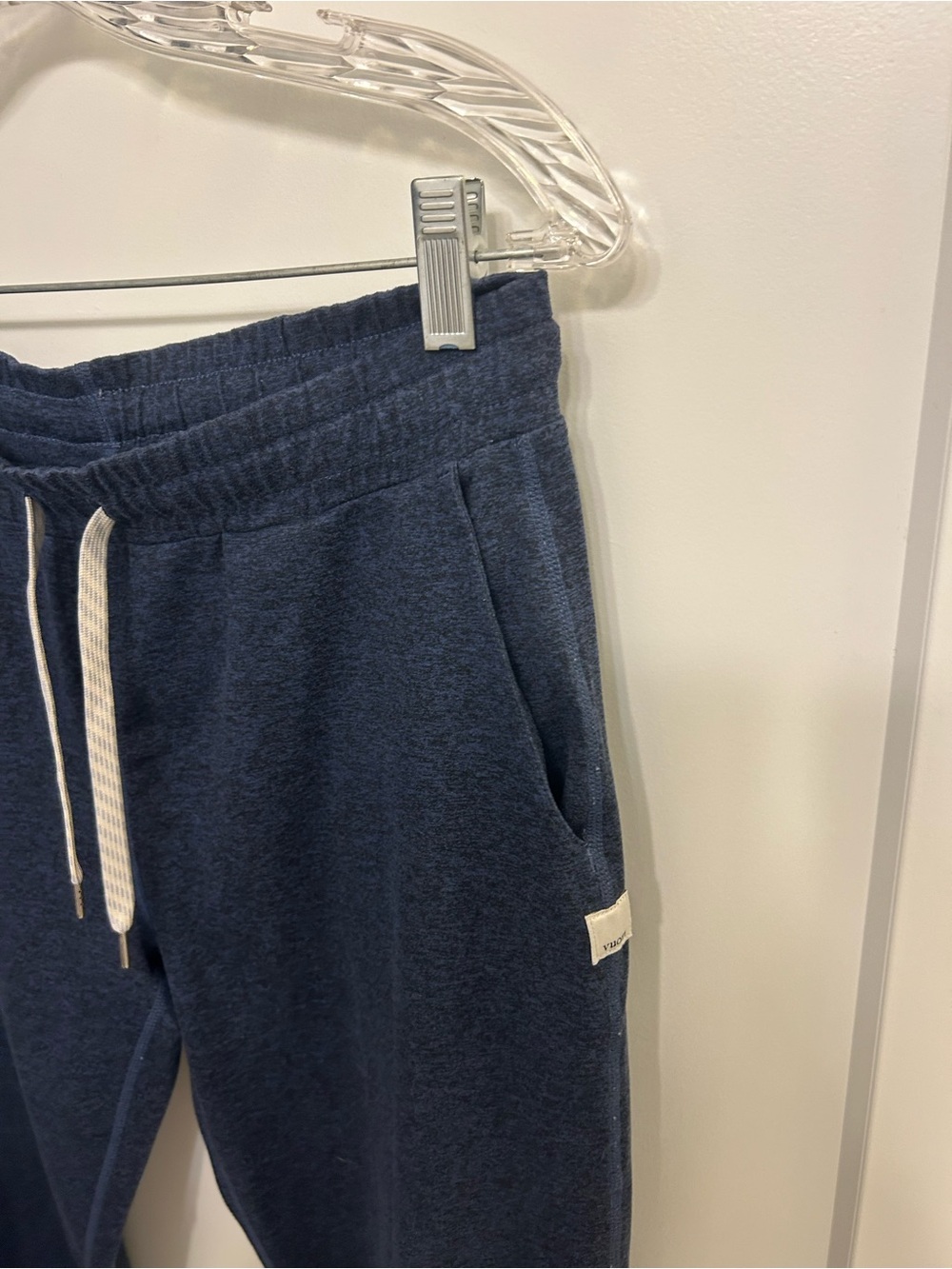 Vuori Performance Joggers in Navy Heather - Picture 5 of 10